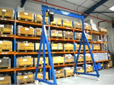 How a lifting gantry can help your warehouse business